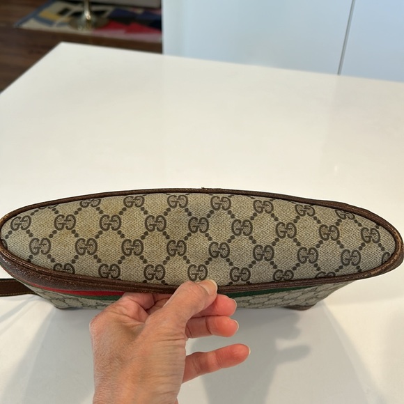 Authentic Gucci Sherry collection logo stripe shoulder bag with adjustable strap - Picture 3 of 16